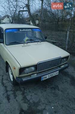 Седан ВАЗ 2107 1992 в Вараші