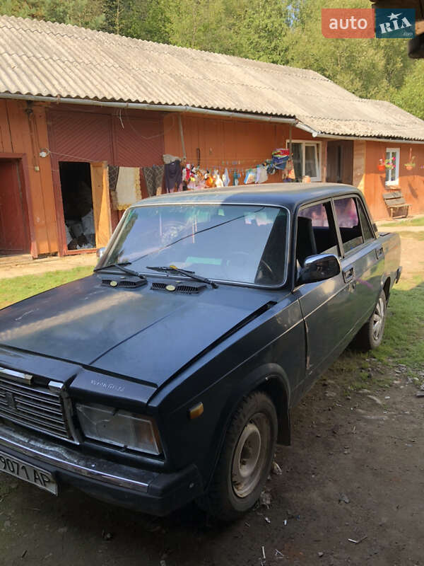 Седан ВАЗ / Lada 2107 2002 в Болехове
