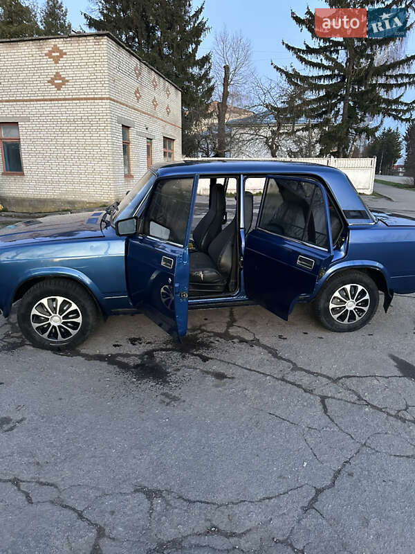 Седан ВАЗ / Lada 2107 2006 в Хмельнике