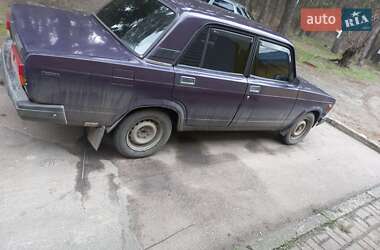 Седан ВАЗ / Lada 2107 2004 в Сумах