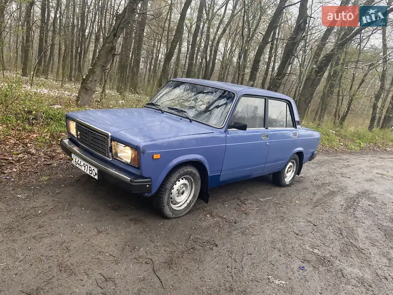 Седан ВАЗ 2107 2003 в 