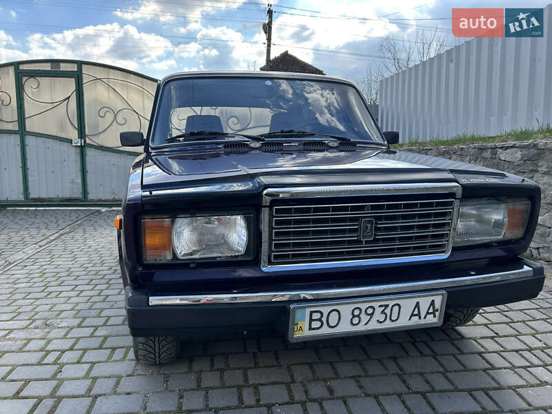 Седан ВАЗ 2107 2004 в  фото Седан ВАЗ 2107 2004 в