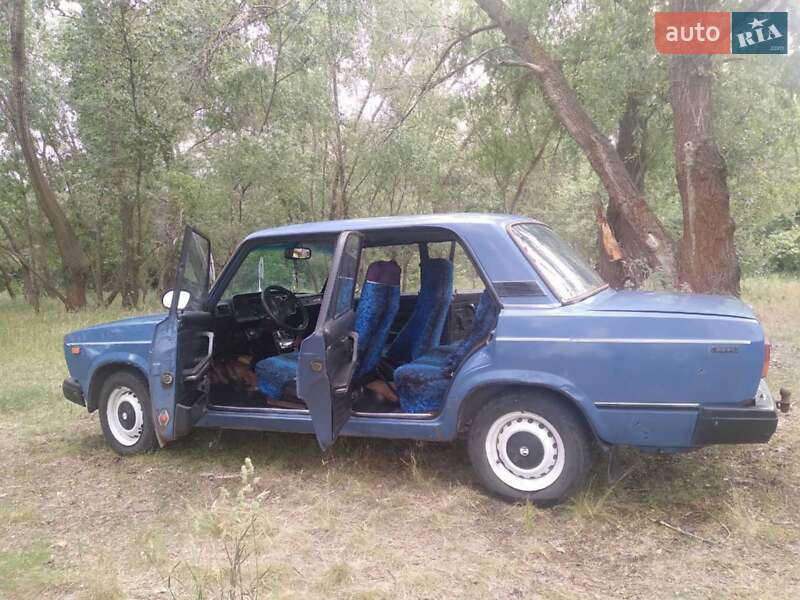 Седан ВАЗ / Lada 2107 1986 в Каменском