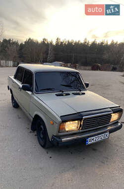 Седан ВАЗ 2107 2003 в 