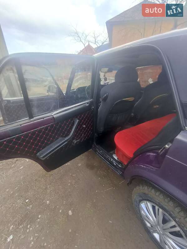 Седан ВАЗ / Lada 2107 2001 в Путиле