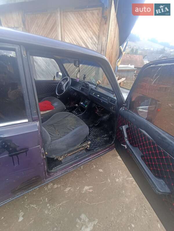 Седан ВАЗ / Lada 2107 2001 в Путиле