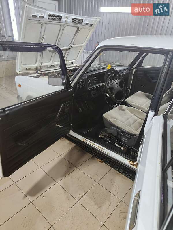 Седан ВАЗ / Lada 2107 2002 в Черноморске фото 7 Седан ВАЗ / Lada 2107 2002 в Черноморске
