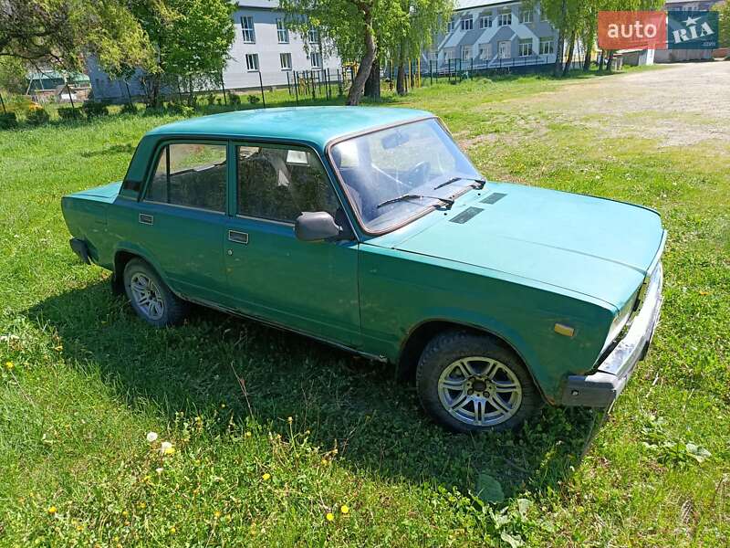 Седан ВАЗ / Lada 2107 2005 в Дубовом