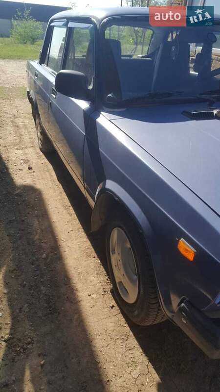 Седан ВАЗ / Lada 2107 2004 в Беляевке