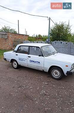Седан ВАЗ 2107 2004 в 
