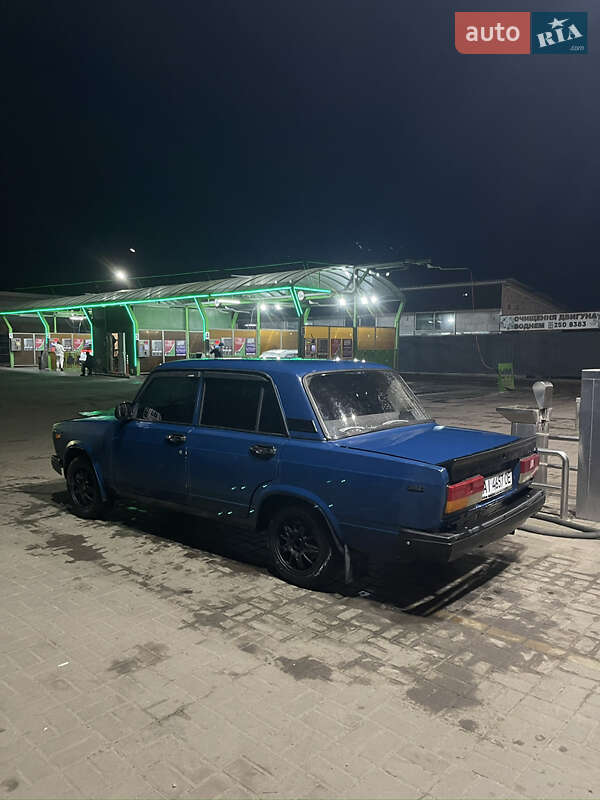 Седан ВАЗ / Lada 2107 2004 в Броварах