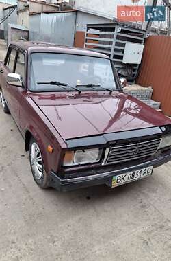 Седан ВАЗ 2107 2005 в 