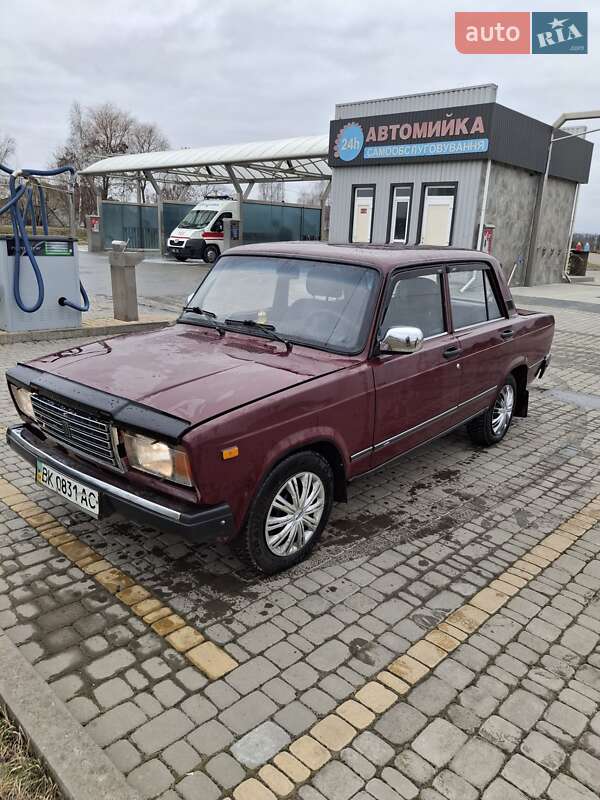 Седан ВАЗ 2107 2005 в 