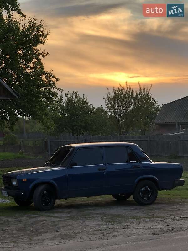 Седан ВАЗ / Lada 2107 2008 в Борзне