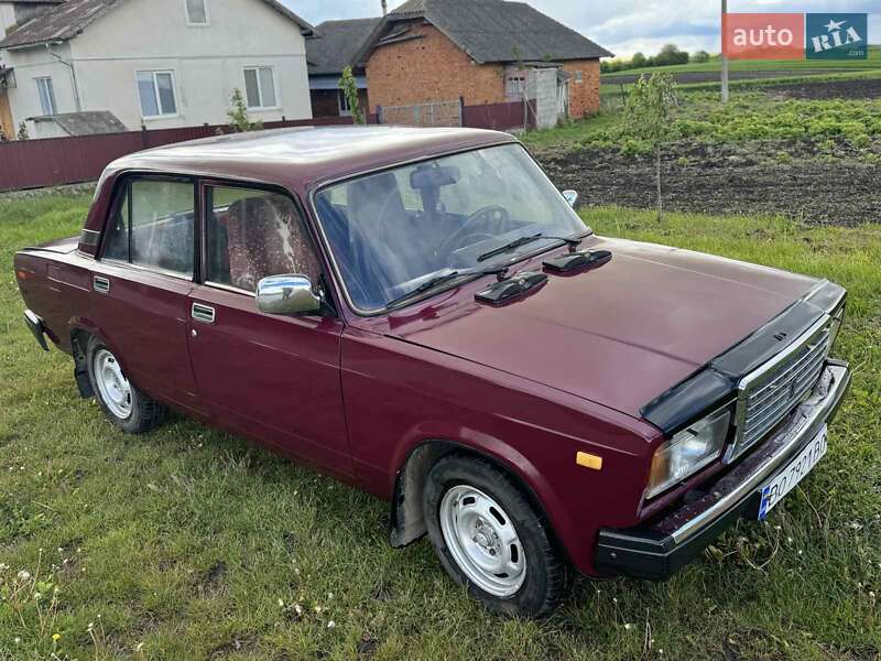 Седан ВАЗ / Lada 2107 2004 в Теребовле