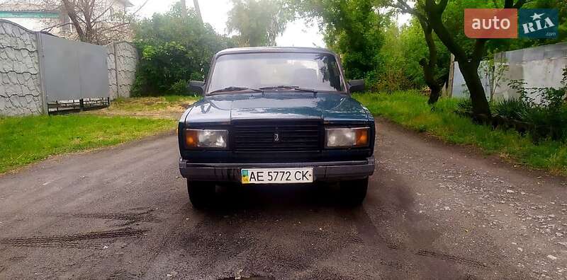 Седан ВАЗ 2107 2004 в 