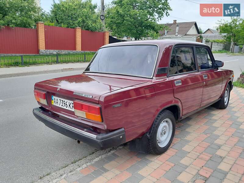 Седан ВАЗ 2107 2002 в 