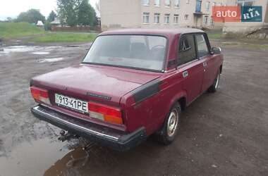 Седан ВАЗ 2107 2004 в 