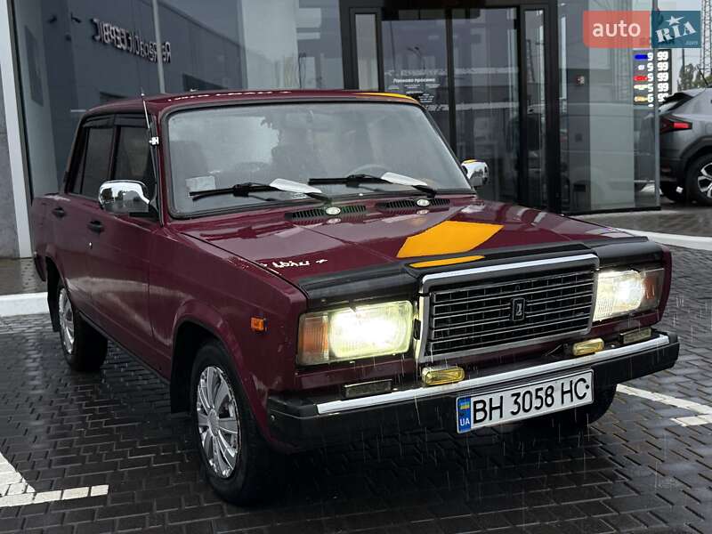 Седан ВАЗ / Lada 2107 2003 в Одессе