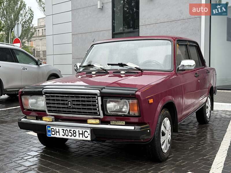 Седан ВАЗ / Lada 2107 2003 в Одессе