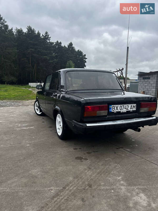 Седан ВАЗ / Lada 2107 2007 в Славуте