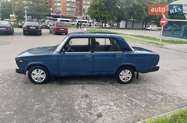 Седан ВАЗ 2107 2004 в 
