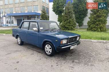 Седан ВАЗ 2107 2004 в 