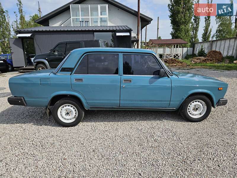Седан ВАЗ / Lada 2107 2005 в Шостці