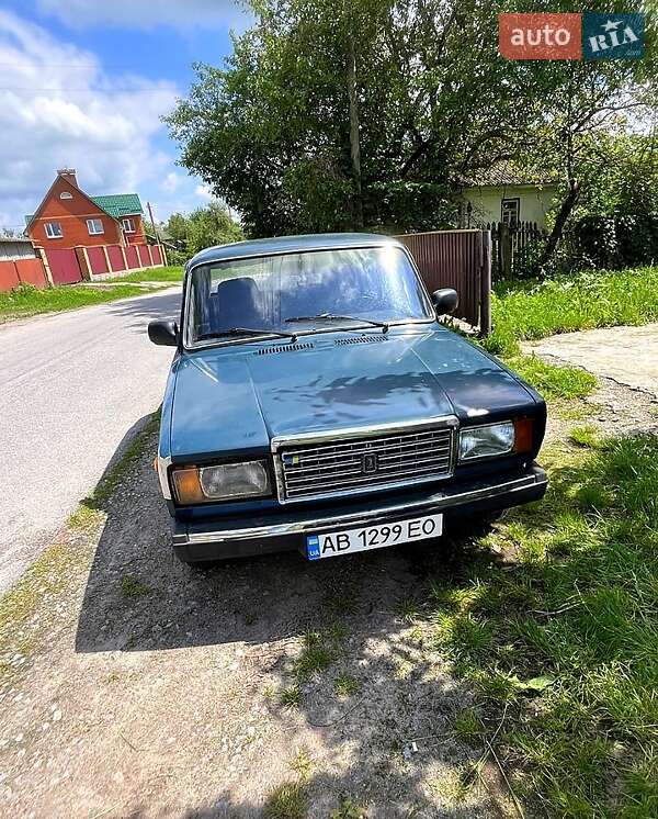 Седан ВАЗ / Lada 2107 2003 в Калиновке