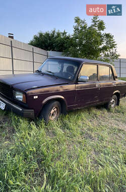 Седан ВАЗ 2107 2004 в 