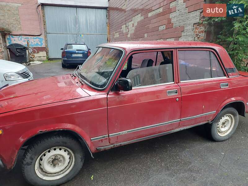 Седан ВАЗ / Lada 2107 1995 в Рівному