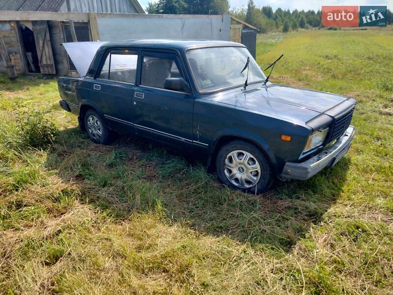 Седан ВАЗ / Lada 2107 2005 в Пулинах