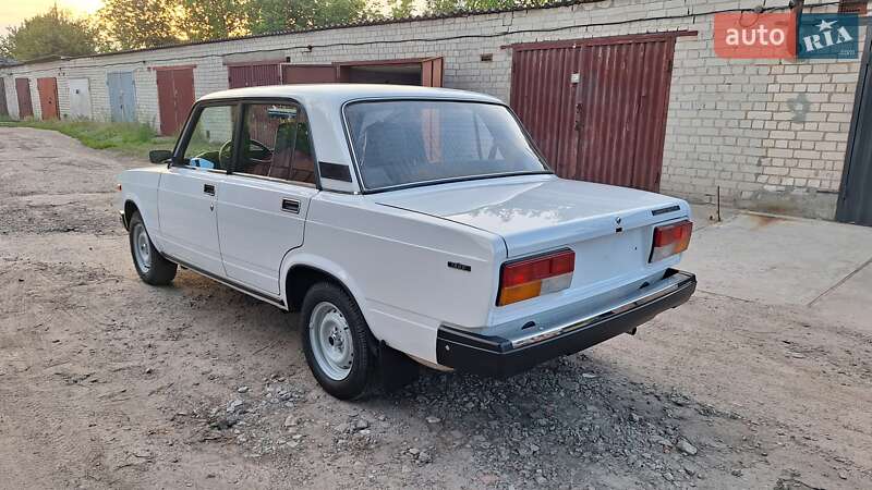 Седан ВАЗ / Lada 2107 2005 в Смілі