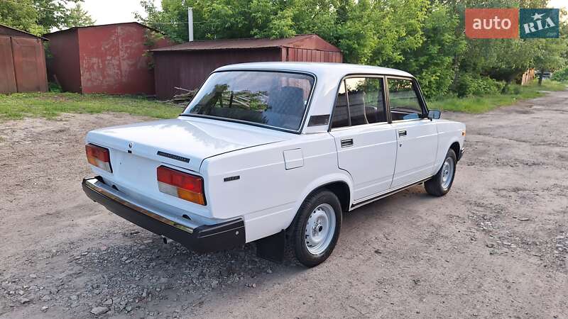 Седан ВАЗ / Lada 2107 2005 в Смілі