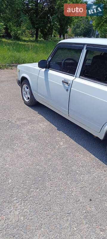 Седан ВАЗ / Lada 2107 2004 в Боярці