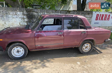 Седан ВАЗ 2107 2003 в Хотине