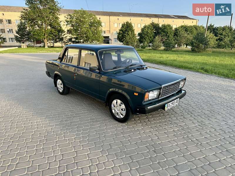 Седан ВАЗ 2107 2005 в 