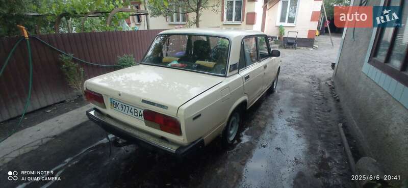 Седан ВАЗ / Lada 2107 1998 в Шепетівці