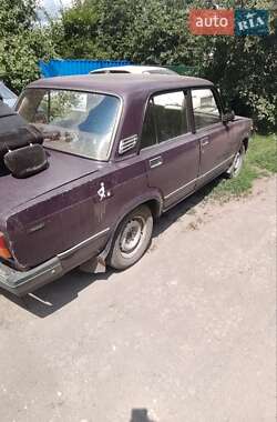 Седан ВАЗ 2107 2003 в 