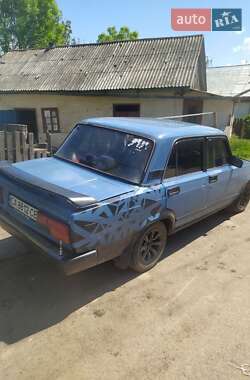Седан ВАЗ 2107 1984 в Умани