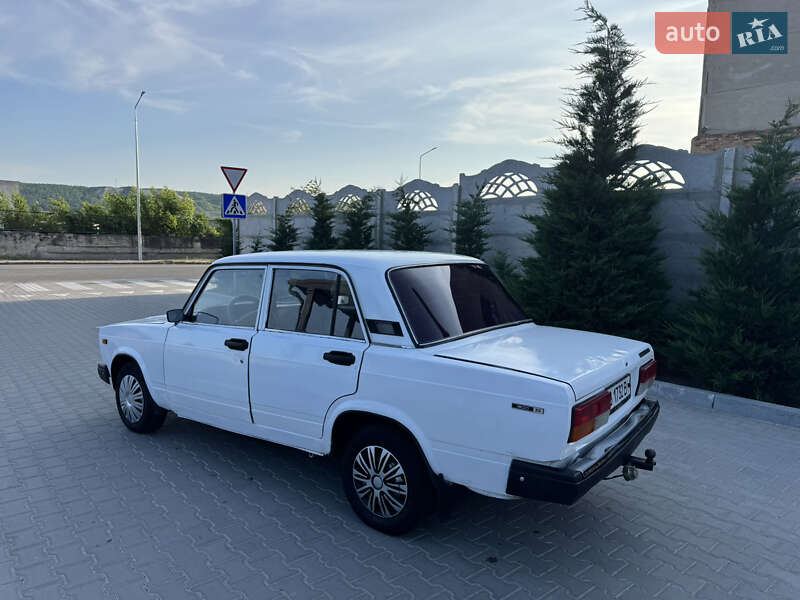 Седан ВАЗ / Lada 2107 2001 в Могилів-Подільському