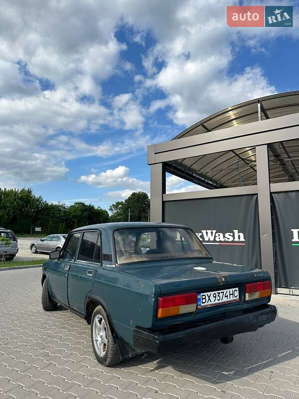 Седан ВАЗ / Lada 2107 2005 в Шумске