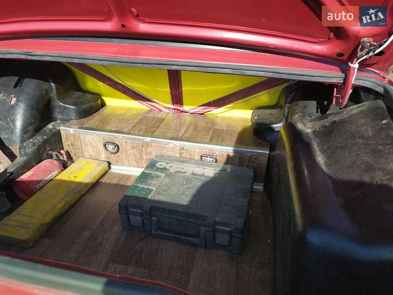 Седан ВАЗ / Lada 2107 1996 в Черновцах