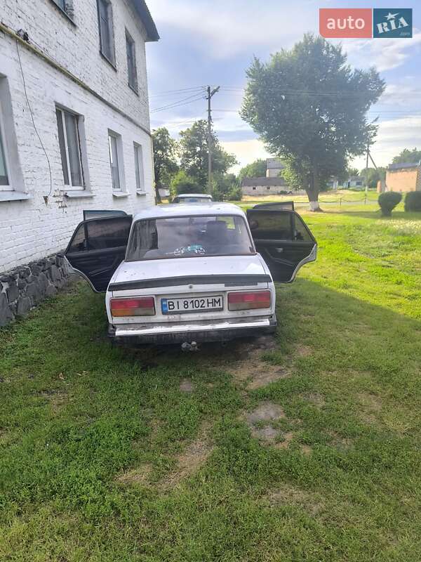 Седан ВАЗ / Lada 2107 2004 в Лубнах