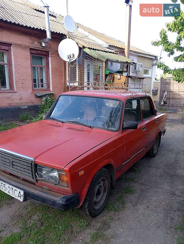 Седан ВАЗ / Lada 2107 1990 в Путивле