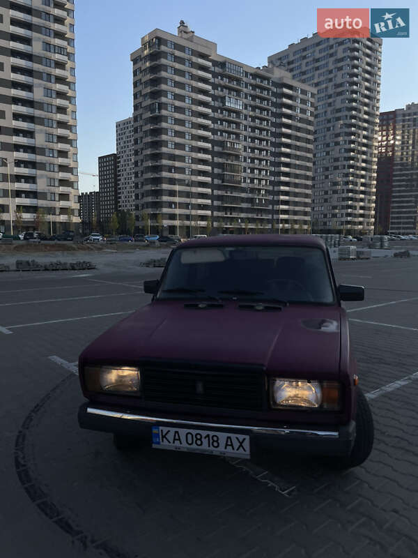 Седан ВАЗ / Lada 2107 2002 в Киеве