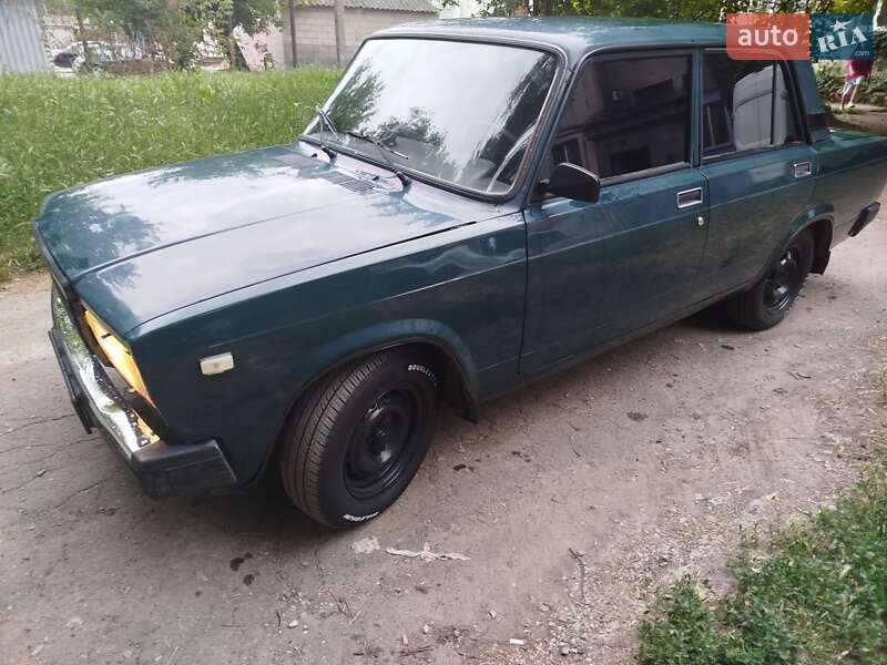 Седан ВАЗ / Lada 2107 2005 в Новомиколаївці