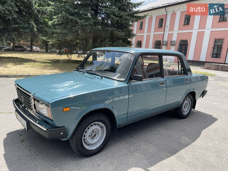 Седан ВАЗ / Lada 2107 2004 в Тульчине