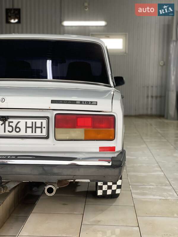 Седан ВАЗ / Lada 2107 2007 в Одессе