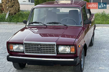 Седан ВАЗ 2107 2004 в 